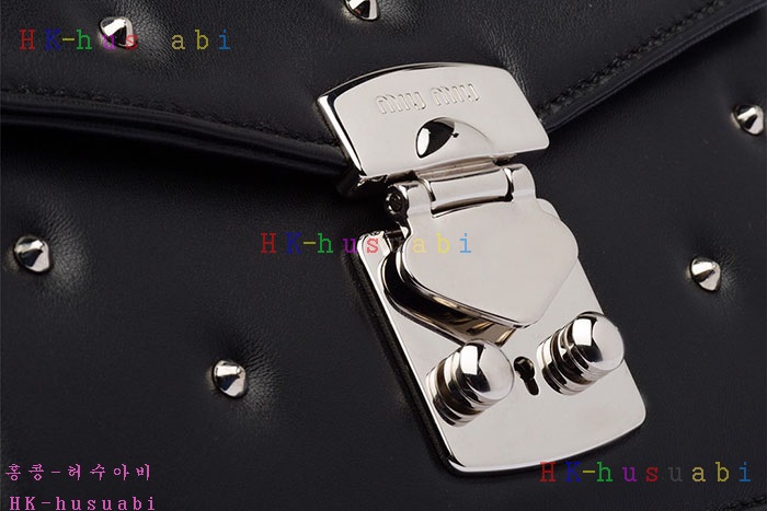 �ڹ̷��ޡ� �̿�̿� ���͵� ����� MU 5BD081