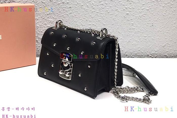 �ڹ̷��ޡ� �̿�̿� ���͵� ����� MU 5BD081