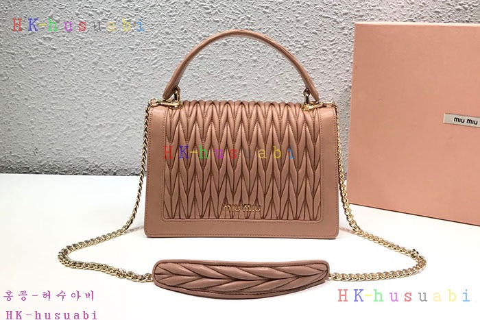 �ڹ̷��ޡ� �̿�̿� ���ǵ��� ��Ʋ�� ��Ʈ�� MU  5BA094����