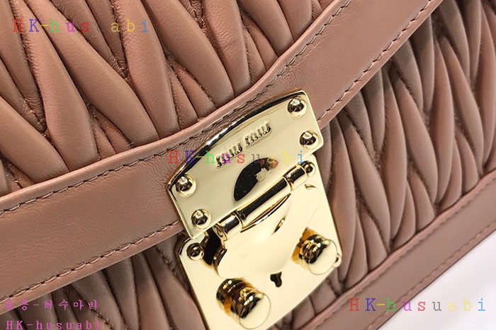 �ڹ̷��ޡ� �̿�̿� ���ǵ��� ��Ʋ�� ��Ʈ�� MU  5BA094����