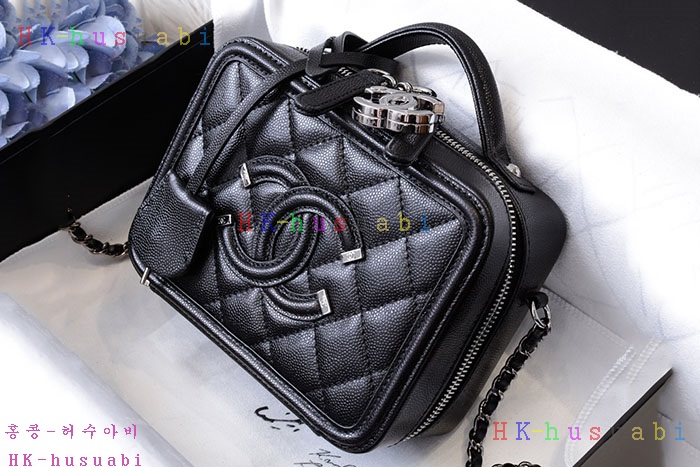 �ڹ̷��ޡ� 2019SS ���� �ڽ���ƽ ���̽� CH A93342-2