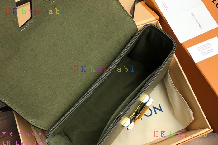 �ڹ̷��ޡ� ���̺��� Ʈ����Ʈ MM  LV M53597