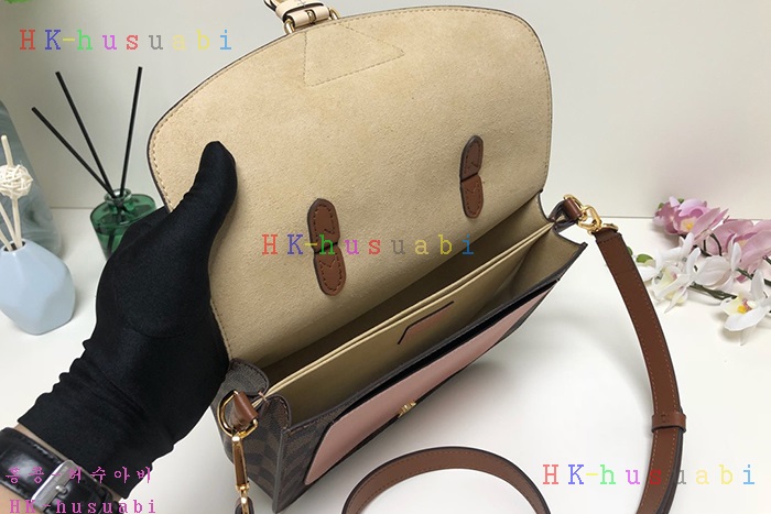 �ڹ̷��ޡ� ���̺��� ũ�ν��ٵ� ��Ʈ�� N40147