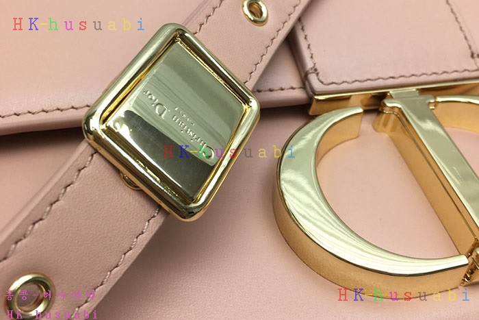 �ڹ̷��ޡ� ��� ��Ƽ�����ι� DR M9203