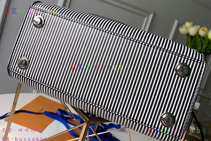 �ڹ̷��ޡ� ���̺��� ��Ƽ ��Ƽ��  M53804