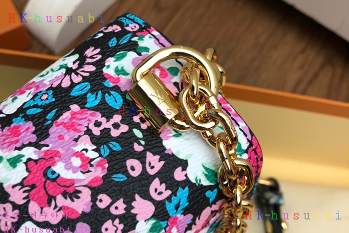 �ڹ̷��ޡ� ���̺��� Ʈ����Ʈ M55038