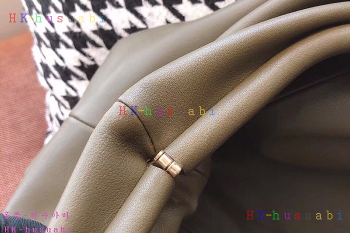 �ڹ̷��ޡ� ���װ�����Ÿ ���� ī�� �Ŀ�ġ BV 576227