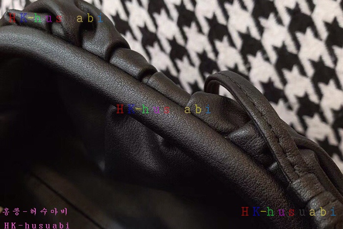 �ڹ̷��ޡ� ���װ�����Ÿ ���� ī�� �Ŀ�ġ  BV 585852-4