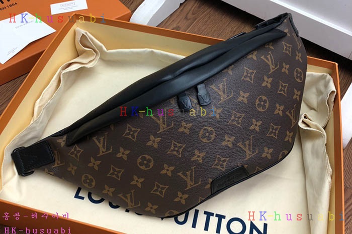 �ڹ̷��ޡڷ��̺��� ��Ŀ���� ���� M44336