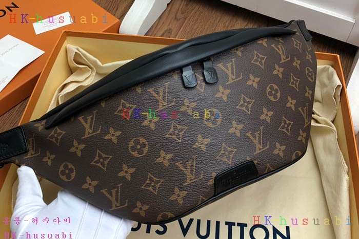 �ڹ̷��ޡڷ��̺��� ��Ŀ���� ���� M44336