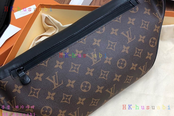 �ڹ̷��ޡڷ��̺��� ��Ŀ���� ���� M44336