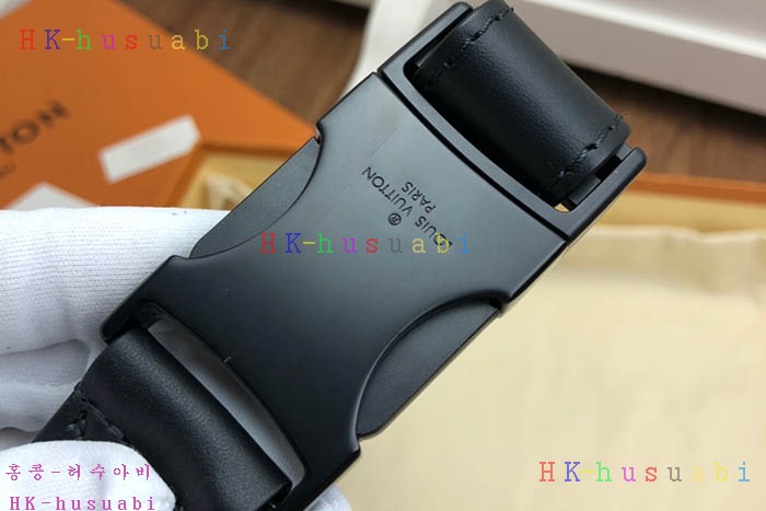 �ڹ̷��ޡڷ��̺��� ��Ŀ���� ���� M44336