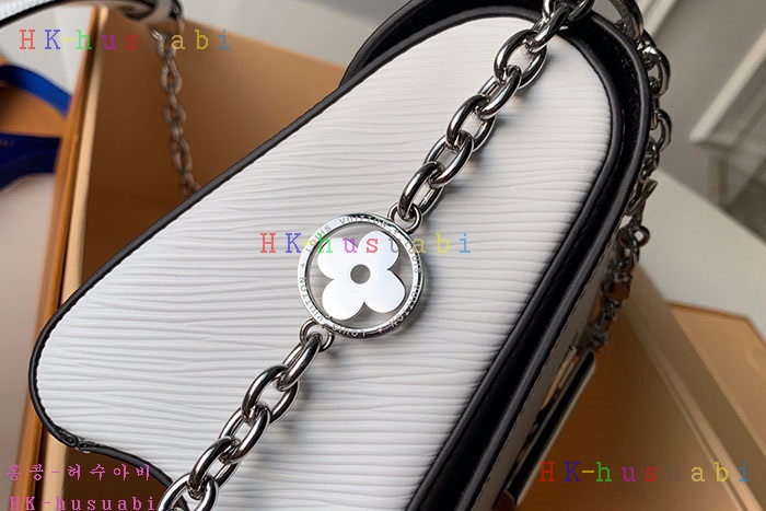 �ڹ̷��ޡ� ���̺��� Ʈ����Ʈ  M55411-4