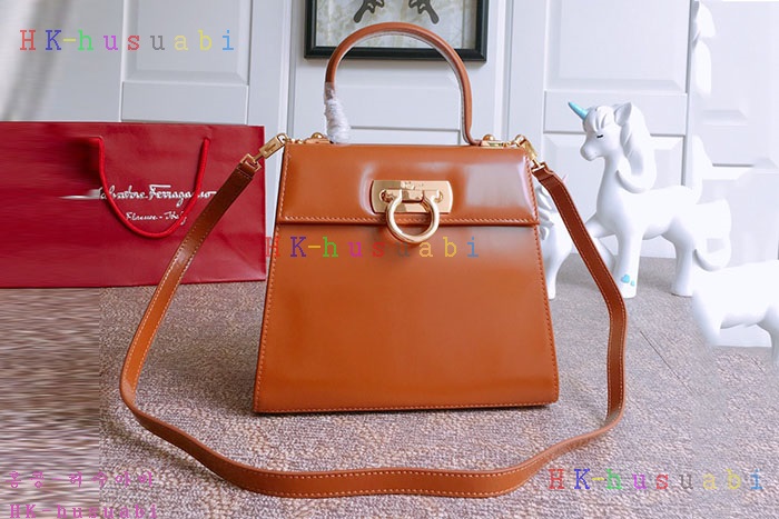 �ڹ̷��ޡ�  ��󰡸� �̸��� F 2121550