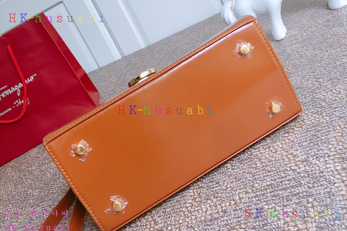 �ڹ̷��ޡ�  ��󰡸� �̸��� F 2121550