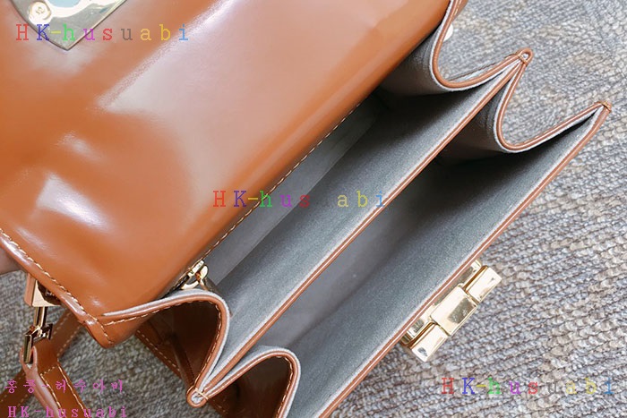 �ڹ̷��ޡ�  ��󰡸� �̸��� F 2121550