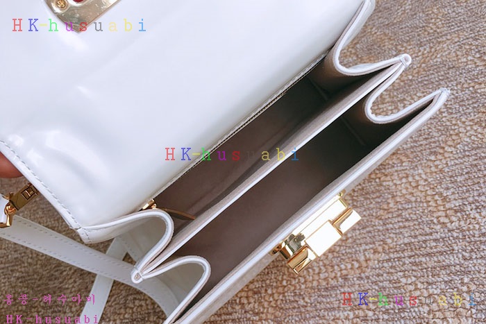 �ڹ̷��ޡ�  ��󰡸� �̸��� F 2121550-2