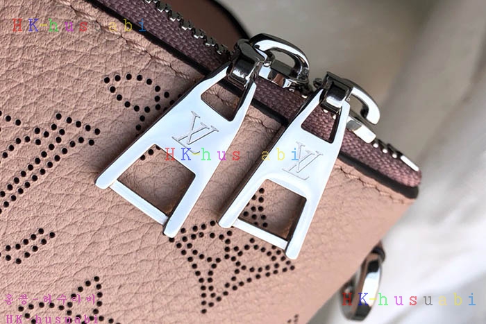 �ڹ̷��ޡ� ���̺��� �Ͽ�޾� ũ�ν��ٵ� ��Ʈ�� LV M55030