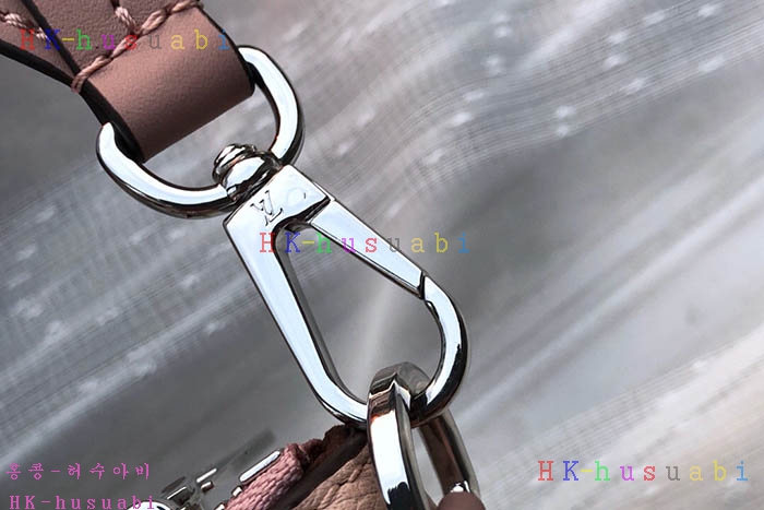 �ڹ̷��ޡ� ���̺��� �Ͽ�޾� ũ�ν��ٵ� ��Ʈ�� LV M55030