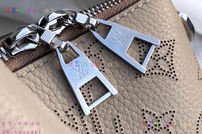 �ڹ̷��ޡ� ���̺��� �Ͽ�޾� ũ�ν��ٵ� ��Ʈ�� LV M55031