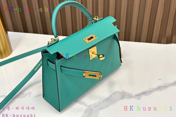 �ڹ̷��ޡڿ����޽� �̸� �̴�  H 9668220-8 �ü���