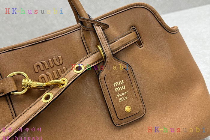 �ڹ̷��ޡڹ̿�̿� ���� ���� �ƹ�ٸ� �� 5BG310-4