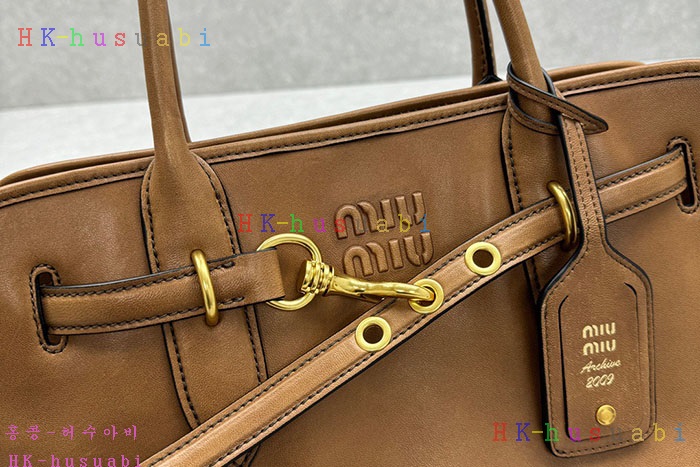 �ڹ̷��ޡڹ̿�̿� ���� ���� �ƹ�ٸ� �� 5BG310-4