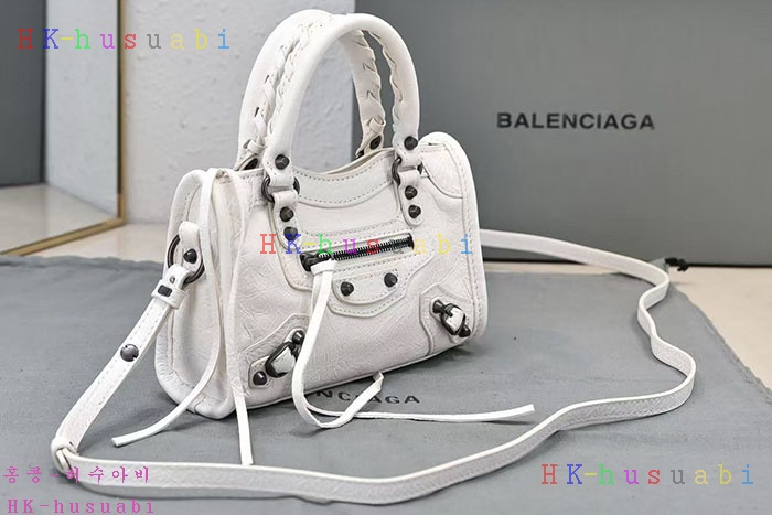 �ڹ̷��ޡڹ߷��þư� �� ��Ƽ ���� 8196712-4